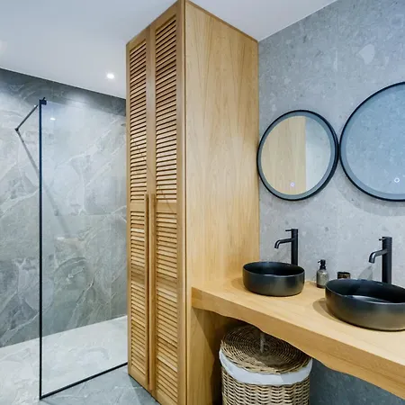 Vilă Theros Luxury