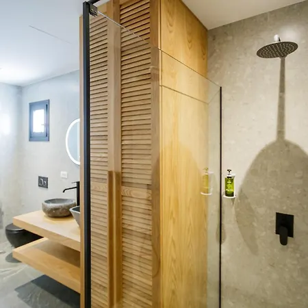 Theros Luxury Vilă